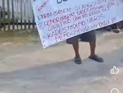 Mosi tidak PercayaTerhadap Kinerja Kadesnya.Warga Desa Taduno Gelar Aksi Demo.
